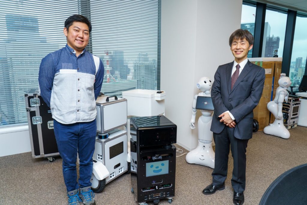 人とロボットが”普通に”暮らす世界を目指して。自律走行型運搬ロボットと歩行空間ネットワークデータ活用におけるソフトバンクの取り組み